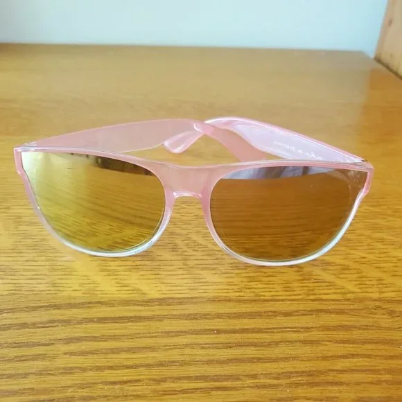 "Penelope II" Champagne Frame Shield Retro Sunglasses with Mirror Lens - Picture 2 of 5